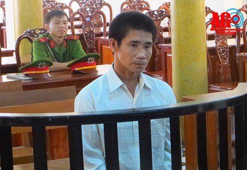 Bị cấm chơi với bạn, chém mẹ bạn... trả thù - ảnh 1