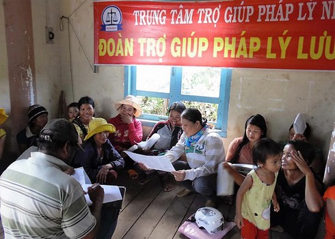 Người nghèo, đồng bào dân tộc được Chính phủ trợ giúp về pháp lý - ảnh 1