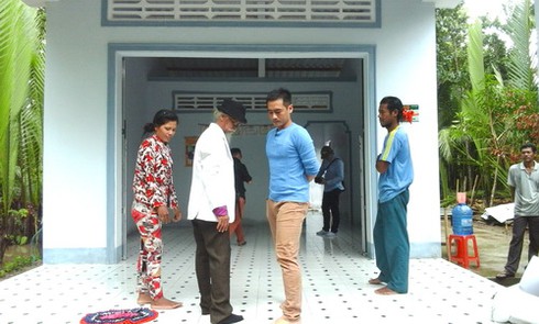Vĩnh Long chăm lo nhà ở cho hộ nghèo dân tộc Khmer, xây cất gần 1.600 căn nhà - ảnh 1