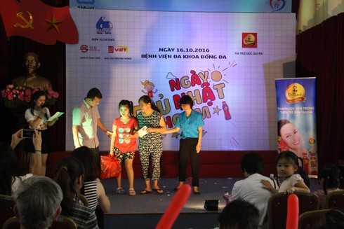 Xúc động khi con cười, mẹ khóc ở