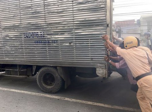 Hình ảnh đẹp từ chiếc xe tụt dốc - ảnh 1