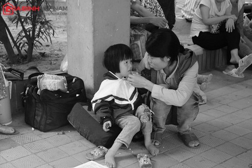Người cha tay trắng nhìn con gái 5 tuổi vật vã trong cơn bạo bệnh - ảnh 6