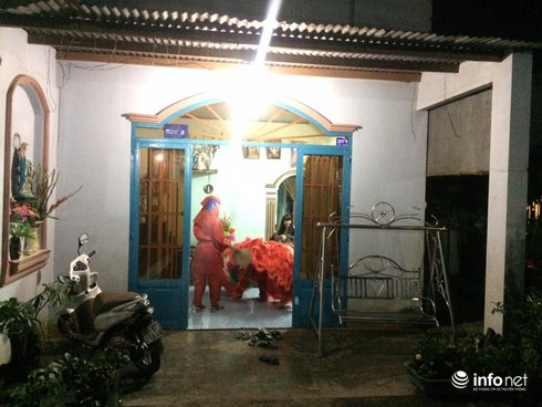 Nhiều địa phương tổ chức múa lân tạo không khí đêm giao thừa - ảnh 5
