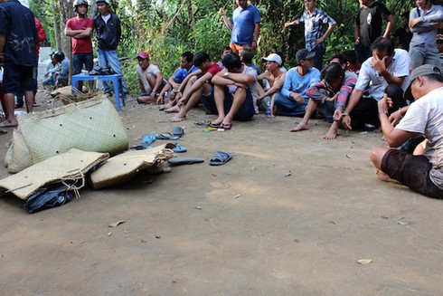 Phá trường gà trăm triệu chiều mùng 4 Tết, tạm giữ 29 đối tượng - ảnh 1