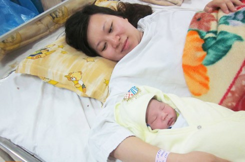 Chế độ thai sản mới nhất cho phụ nữ sinh con năm 2017 - ảnh 1