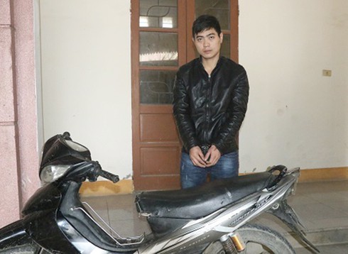 Kẻ giết người lộ diện từ sở thích đeo hai chiếc khuyên tai - ảnh 1