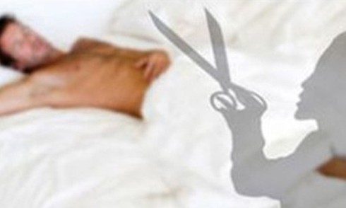 Kinh hoàng người vợ cuồng ghen, cầm dao truy sát chồng lúc giữa đêm - ảnh 1