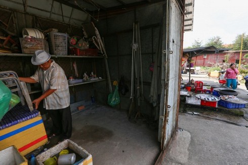 Cụ ông tự lấy đất mở chợ cho người bán hàng rong ở Sài Gòn - ảnh 8