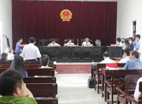 Tòa sơ thẩm bác đơn doanh nghiệp kiện Chủ tịch tỉnh Thanh Hóa - ảnh 1