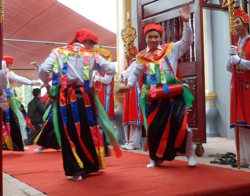 Cận cảnh điệu múa trống Bồng ở làng Triều Khúc - ảnh 7