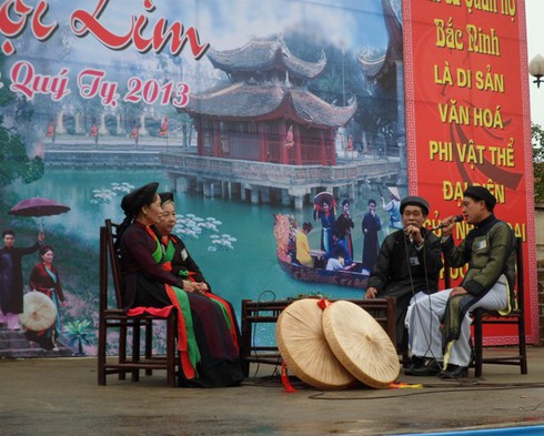 Về hội Lim ăn phở 50.000 đồng một bát - ảnh 1