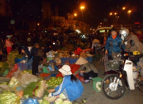 Những phụ nữ trắng đêm mưu sinh - ảnh 1