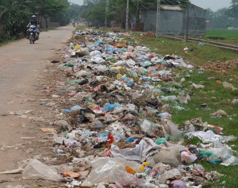 Vĩnh Phúc: Rác thải tấn công trường học, tràn ngập phố - ảnh 2