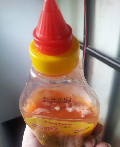 Khách hàng dọa kiện tương ớt Trung Thành sủi bọt, gây đau bụng - ảnh 1