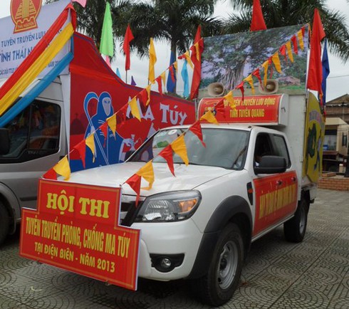 “Ngọc hoàng” Quốc Khánh: Chấm điểm xe tuyên truyền phòng, chống ma túy 2013 - ảnh 9