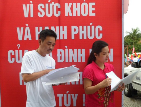 “Ngọc hoàng” Quốc Khánh: Chấm điểm xe tuyên truyền phòng, chống ma túy 2013 - ảnh 4