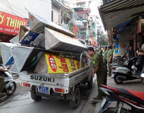 Toát mồ hôi xem Công an xã Trung Văn làm việc - ảnh 4