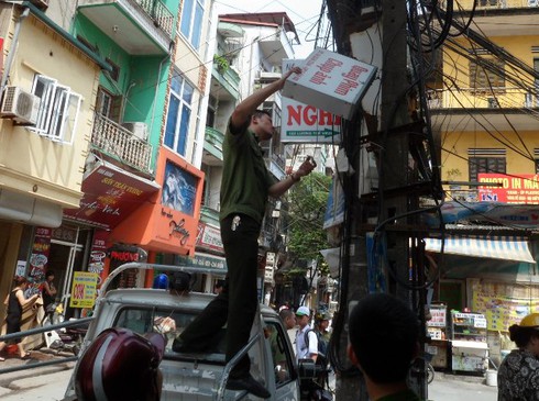 Toát mồ hôi xem Công an xã Trung Văn làm việc - ảnh 6
