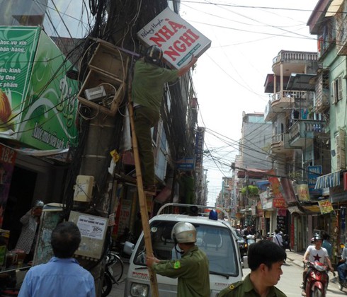 Toát mồ hôi xem Công an xã Trung Văn làm việc - ảnh 8