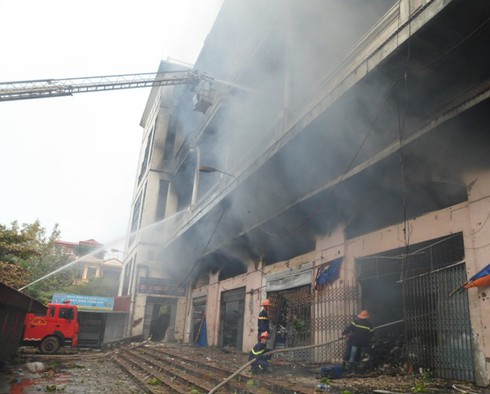 Sau cháy Trung tâm thương mại Hải Dương: Nguy cơ sụp đổ - ảnh 6