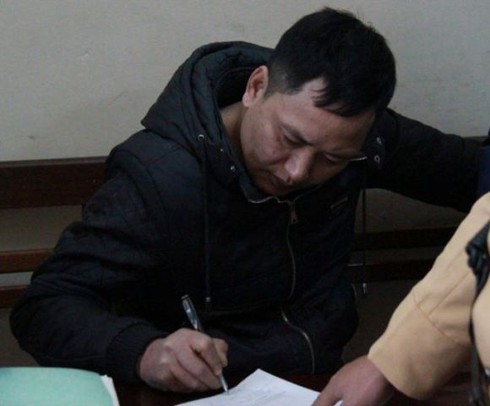 CSGT dũng cảm rượt bắt tên cướp giật trên phố - ảnh 1