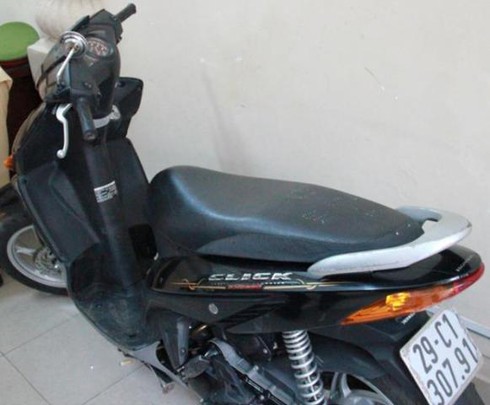 CSGT dũng cảm rượt bắt tên cướp giật trên phố - ảnh 2