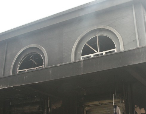 Cháy chợ Phố Hiến: Nước mắt tiểu thương vay lãi, bán nhà mua kiốt - ảnh 2