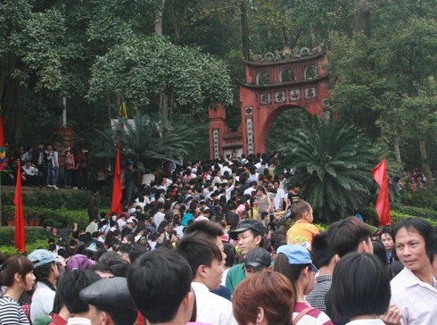 Biển người về Giỗ Tổ Hùng Vương 2014 - ảnh 1