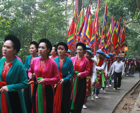 Biển người về Giỗ Tổ Hùng Vương 2014 - ảnh 3