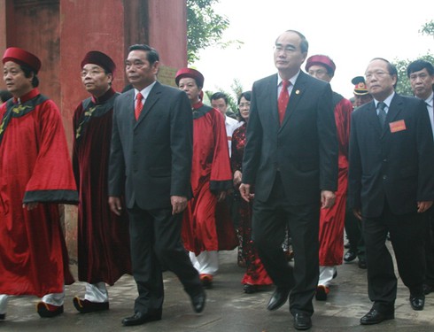 Biển người về Giỗ Tổ Hùng Vương 2014 - ảnh 5