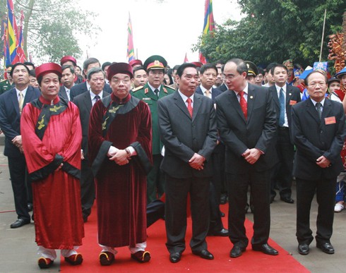 Biển người về Giỗ Tổ Hùng Vương 2014 - ảnh 7