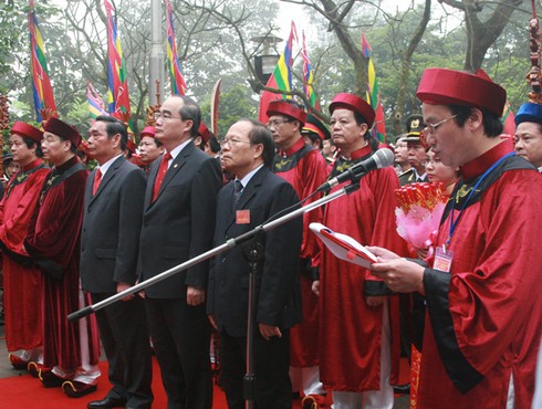Biển người về Giỗ Tổ Hùng Vương 2014 - ảnh 8