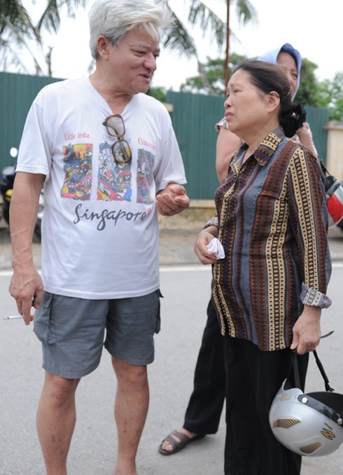 Lật thuyền trong cơn dông, 2 người thiệt mạng trên Hồ Tây - ảnh 4