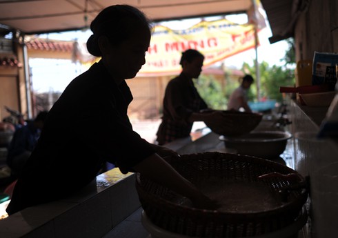 Những bữa cơm chay thiện tâm dành cho các sĩ tử - ảnh 1