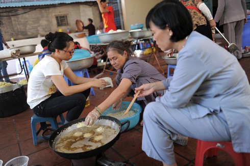 Những bữa cơm chay thiện tâm dành cho các sĩ tử - ảnh 8