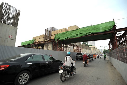 Người dân Hà Nội lo sợ tai họa