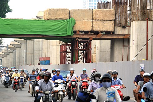Người dân Hà Nội lo sợ tai họa