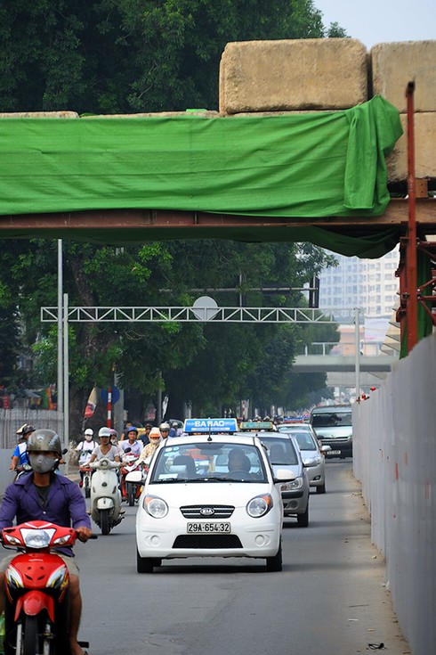 Người dân Hà Nội lo sợ tai họa