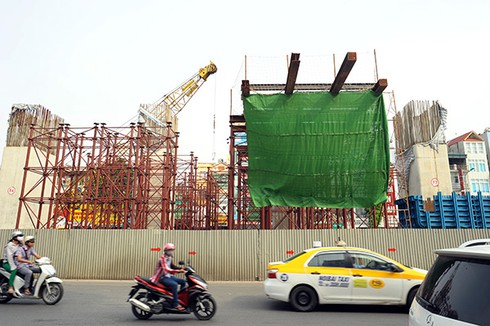 Người dân Hà Nội lo sợ tai họa