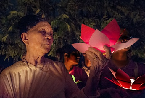 Những hình ảnh ý nghĩa trong lễ Vu Lan 2014 - ảnh 4