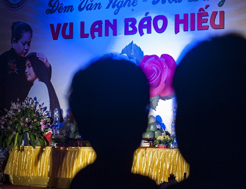 Những hình ảnh ý nghĩa trong lễ Vu Lan 2014 - ảnh 7