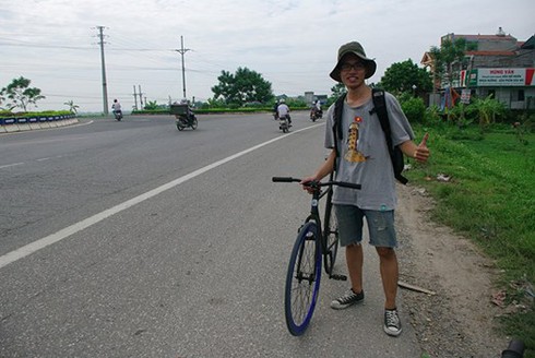 Chàng trai trẻ đạp xe xuyên Việt vì trẻ em nghèo - ảnh 5