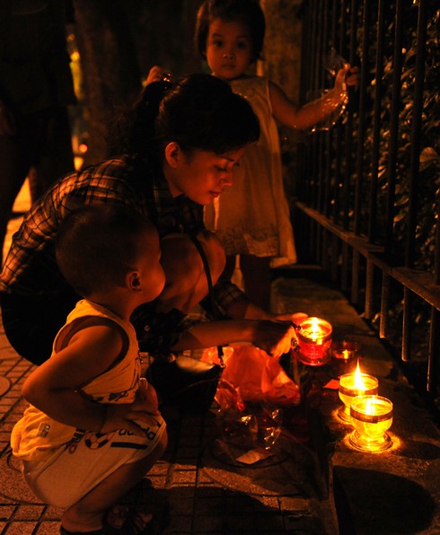 Hàng trăm người thắp nến tại 30 Hoàng Diệu ngày sinh nhật Đại tướng - ảnh 4