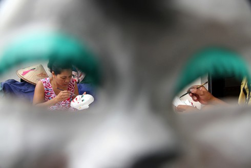 Trung thu, gặp người 35 năm thổi hồn cho... giấy - ảnh 4