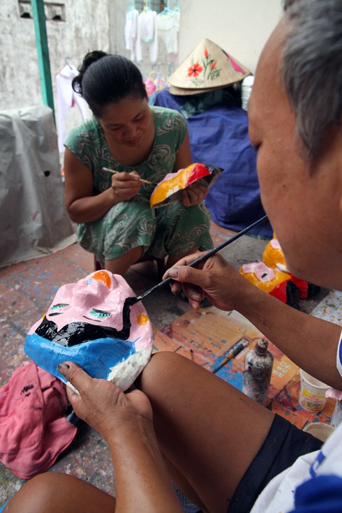 Trung thu, gặp người 35 năm thổi hồn cho... giấy - ảnh 5