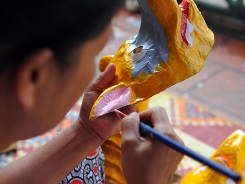 Trung thu, gặp người 35 năm thổi hồn cho... giấy - ảnh 6