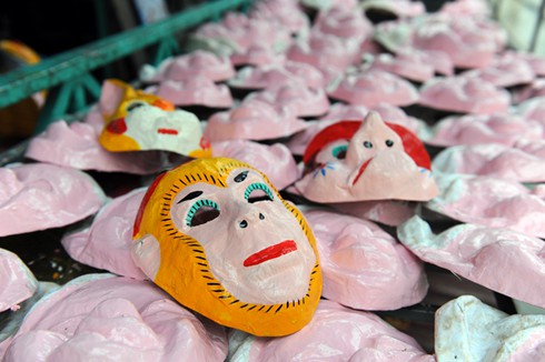 Trung thu, gặp người 35 năm thổi hồn cho... giấy - ảnh 8