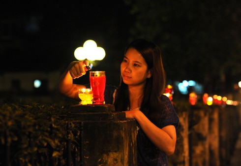 Hàng trăm người thắp nến tại 30 Hoàng Diệu ngày sinh nhật Đại tướng - ảnh 8