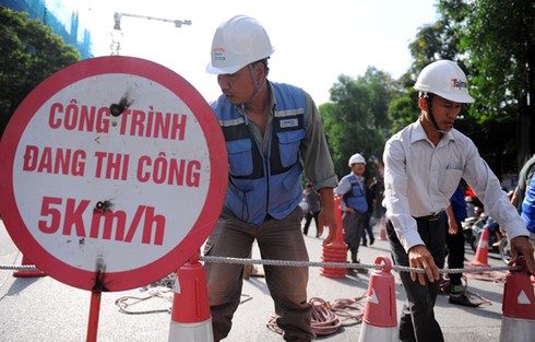 Hà Nội: Ngày đầu tiên cấm ô tô toàn tuyến Cầu Giấy - Xuân Thủy - ảnh 12