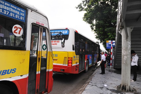 Mệt mỏi đường về quê ngày lễ - ảnh 1